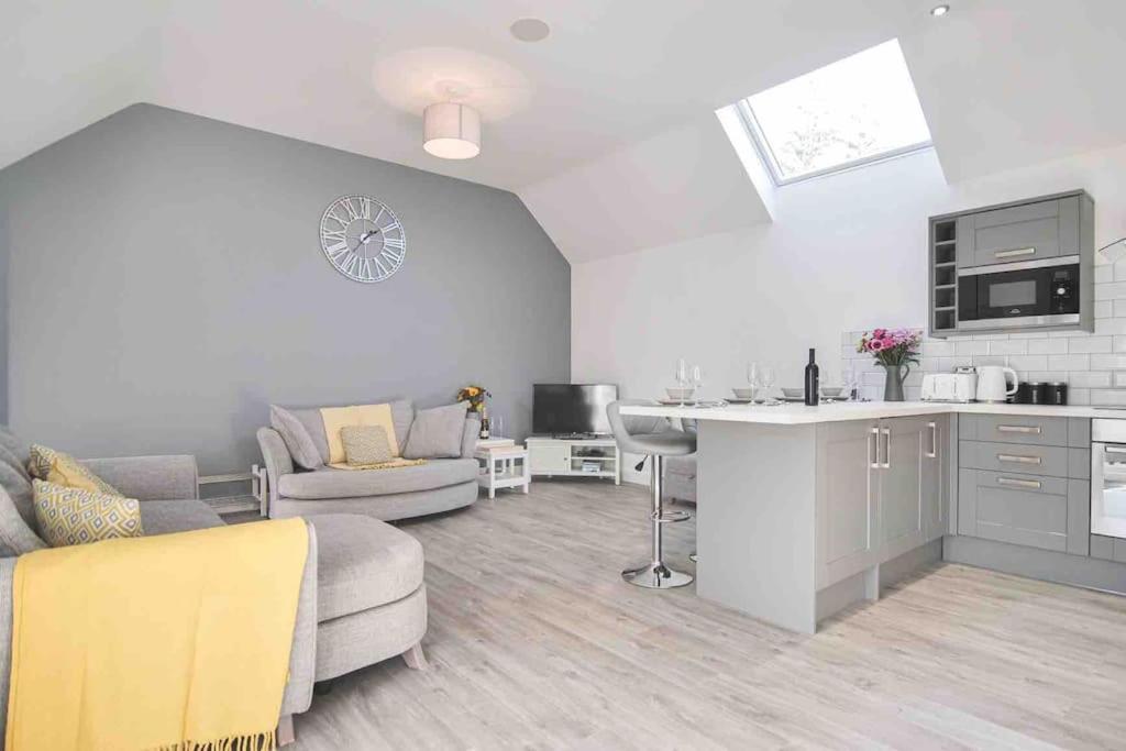 Hoxne - Poppy With Private Hot Tub Holiday home *